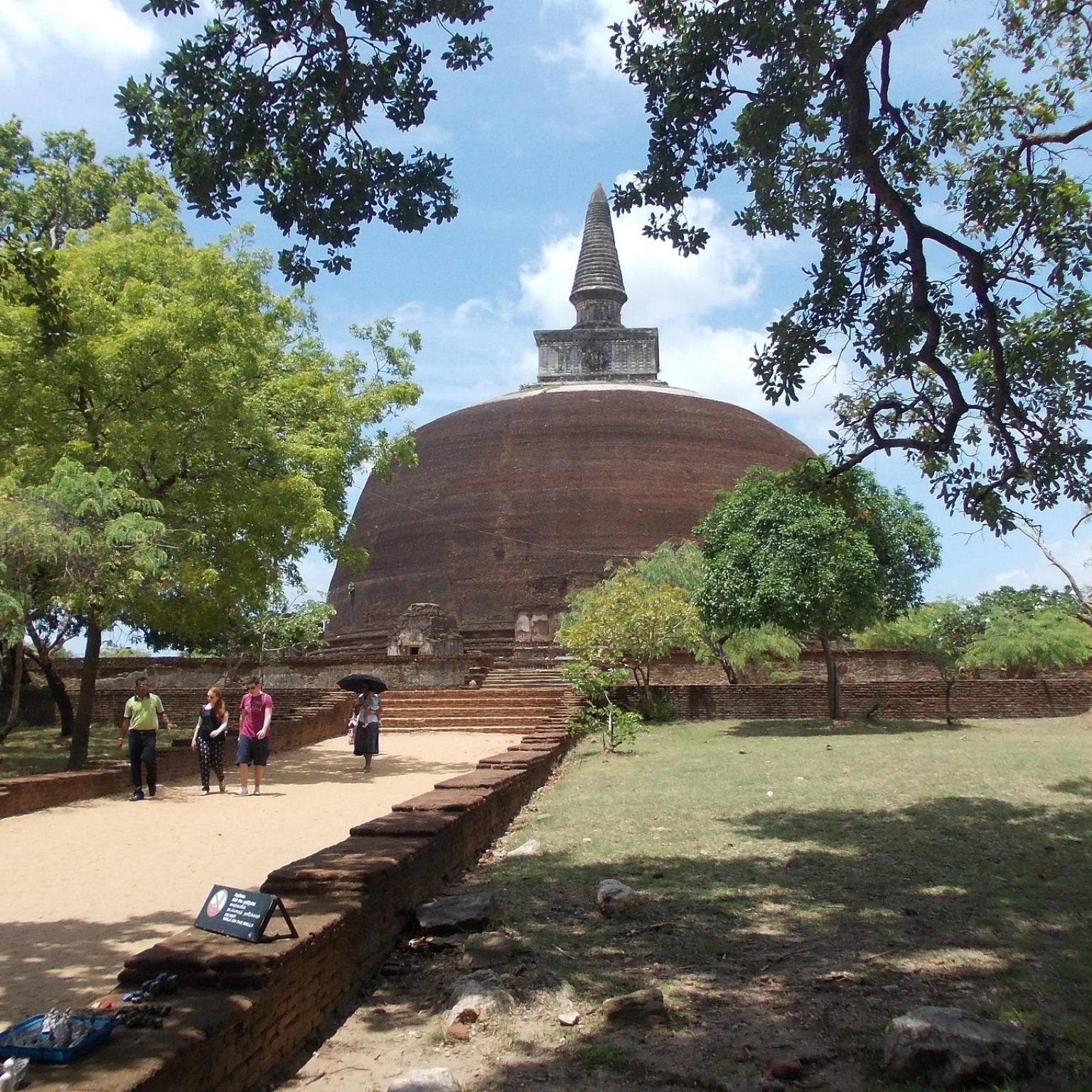 Places to visit in Polonnaruwa